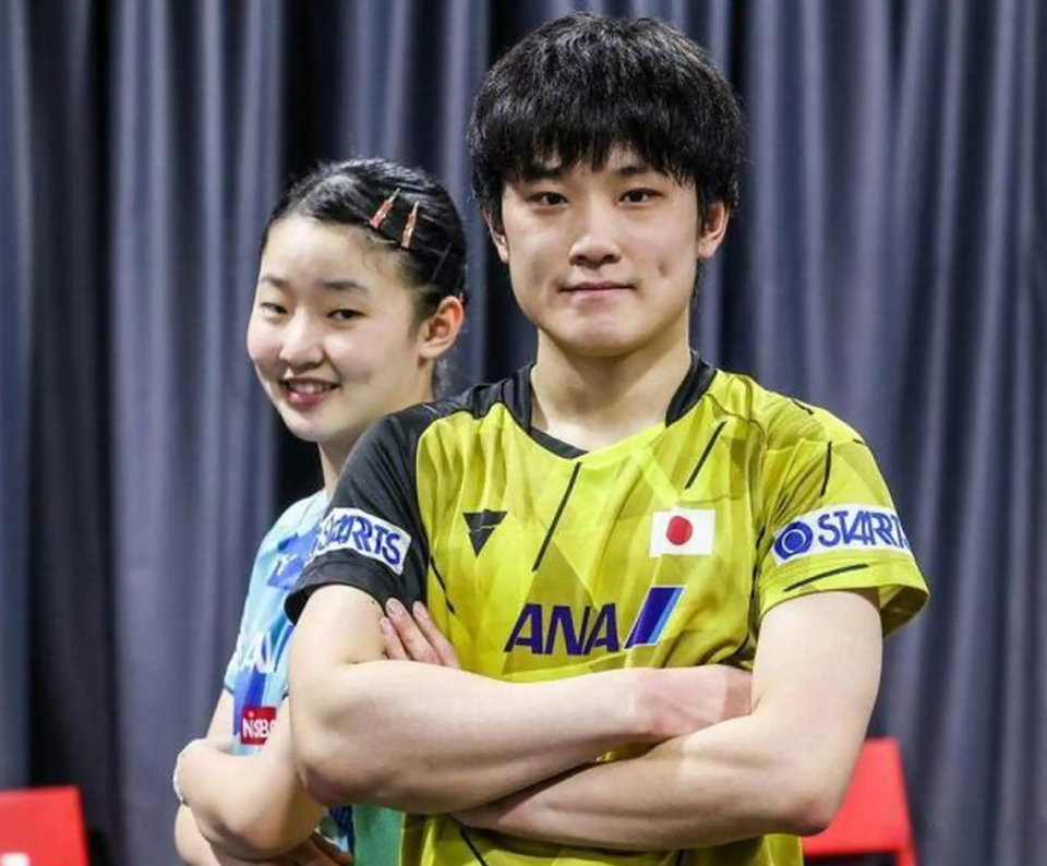 分别搭档篠, 大藤沙月最, 申裕斌打出 分别搭档篠, 大藤沙月最, 申裕斌打出