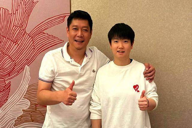 火锅捞肉一