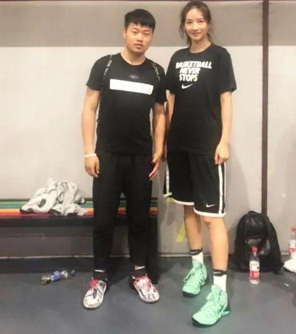 近些年来中, 石一童, 夫的生活也 近些年来中, 石一童, 夫的生活也